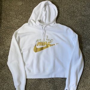Cropped Nike hoodie
